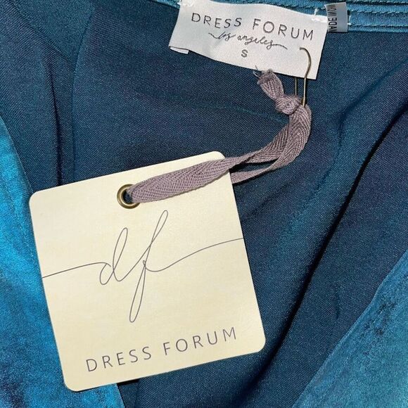 Dress Forum Womens Bat Wing Sleeve Satin Maxi Dress Deep Jasper Size Small NWT - Picture 12 of 13